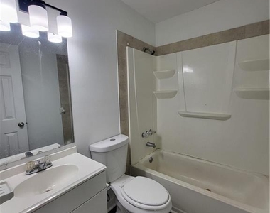 6370 Ashdale Drive - Photo Thumbnail 5