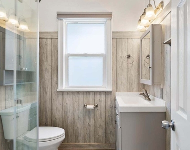 707 Mchenry Avenue - Photo Thumbnail 12