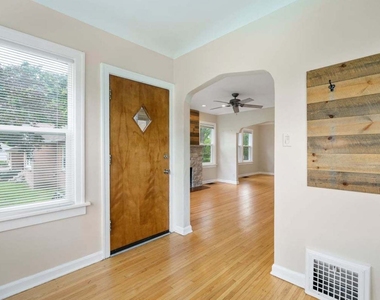 707 Mchenry Avenue - Photo Thumbnail 9