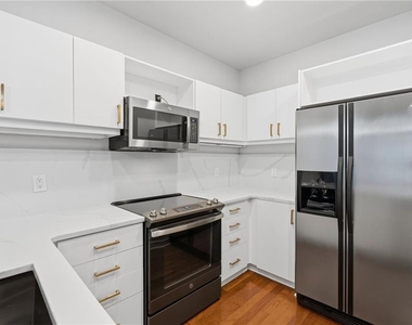 390 17th Street Nw - Photo Thumbnail 10