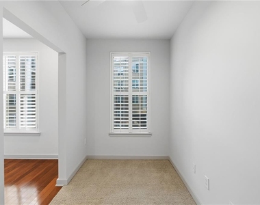 390 17th Street Nw - Photo Thumbnail 31