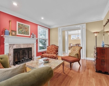 361 Delmont Drive Ne - Photo Thumbnail 4