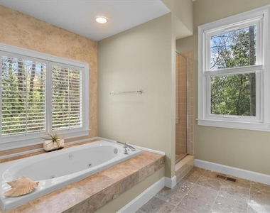 361 Delmont Drive Ne - Photo Thumbnail 16