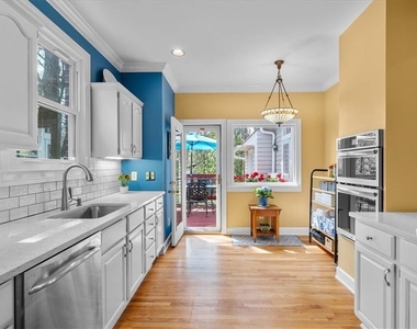 361 Delmont Drive Ne - Photo Thumbnail 11