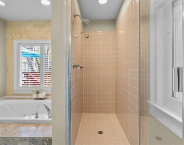 361 Delmont Drive Ne - Photo Thumbnail 15