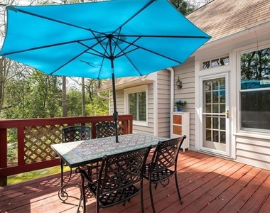 361 Delmont Drive Ne - Photo Thumbnail 28