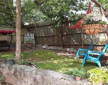 132 Huron Street - Photo Thumbnail 10