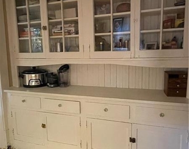 132 Huron Street - Photo Thumbnail 3