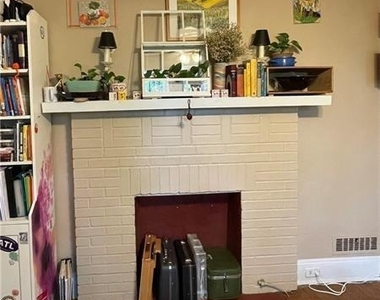 132 Huron Street - Photo Thumbnail 6