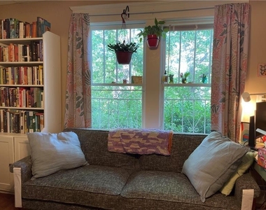 132 Huron Street - Photo Thumbnail 5