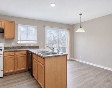 14527 Patriot Square Drive E - Photo Thumbnail 9