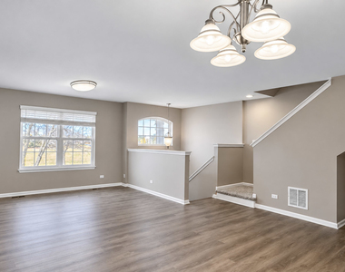 14527 Patriot Square Drive E - Photo Thumbnail 2