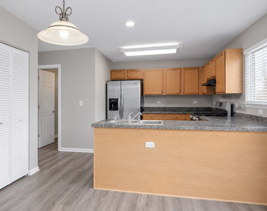 14527 Patriot Square Drive E - Photo Thumbnail 7