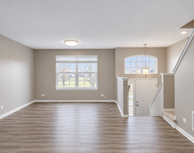 14527 Patriot Square Drive E - Photo Thumbnail 4