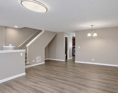 14527 Patriot Square Drive E - Photo Thumbnail 3