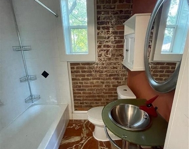 373 Moreland Avenue Ne - Photo Thumbnail 2