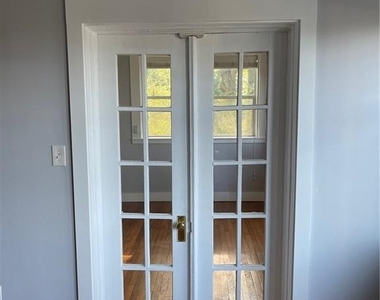 373 Moreland Avenue Ne - Photo Thumbnail 4