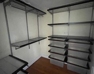 373 Moreland Avenue Ne - Photo Thumbnail 6