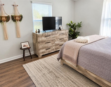 538 Garner Street - Photo Thumbnail 9