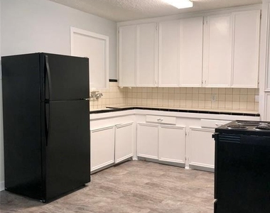 817 Cypress Street - Photo Thumbnail 2