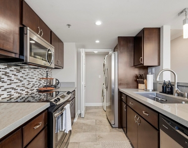 3525 Sage Road - Photo Thumbnail 5