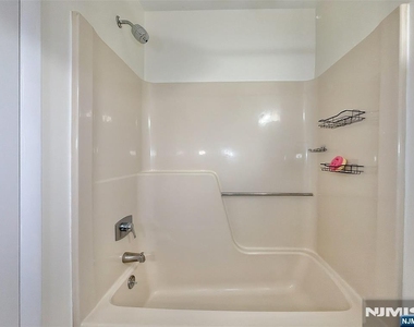 403 River Renaissance - Photo Thumbnail 21