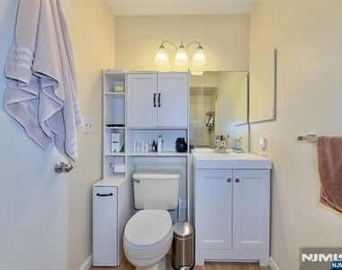 403 River Renaissance - Photo Thumbnail 23