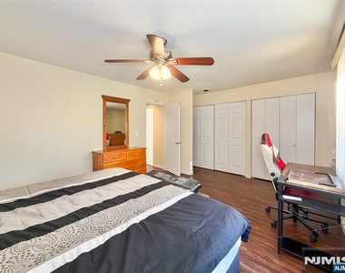 403 River Renaissance - Photo Thumbnail 14