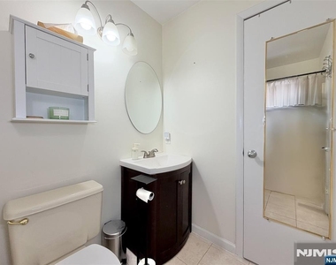 403 River Renaissance - Photo Thumbnail 20