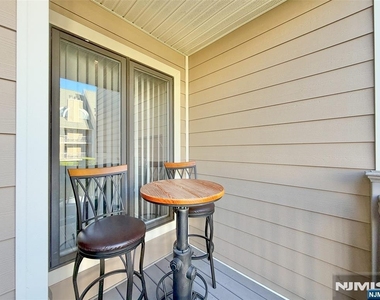 403 River Renaissance - Photo Thumbnail 26