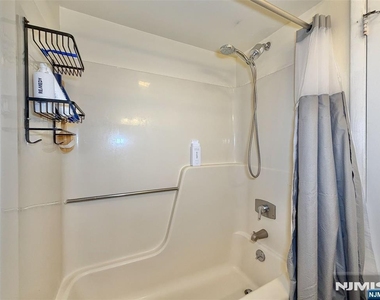 403 River Renaissance - Photo Thumbnail 24