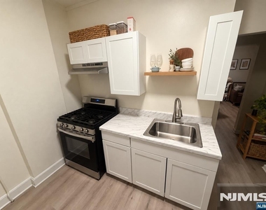 59 Farnham - Photo Thumbnail 5
