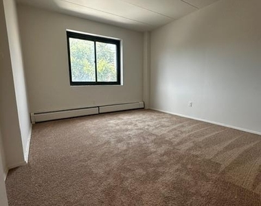 77 Prospect - Photo Thumbnail 8