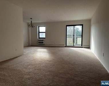 77 Prospect - Photo Thumbnail 2
