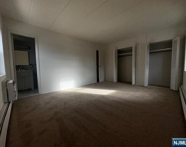 77 Prospect - Photo Thumbnail 14