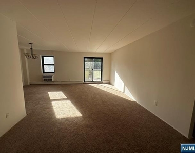 77 Prospect - Photo Thumbnail 1