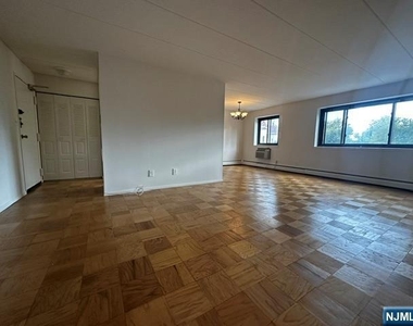 873 Main - Photo Thumbnail 1