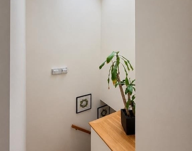 217 Slocum - Photo Thumbnail 7