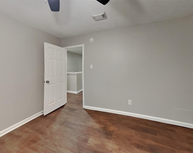 1306 Castlemist Drive - Photo Thumbnail 12