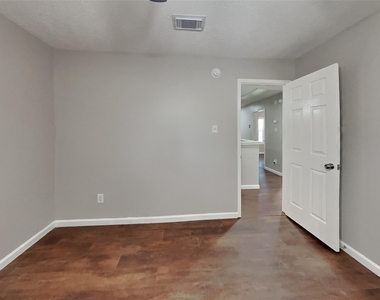 1306 Castlemist Drive - Photo Thumbnail 11