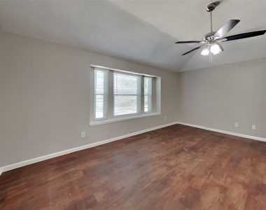 1306 Castlemist Drive - Photo Thumbnail 5