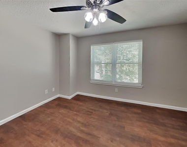 1306 Castlemist Drive - Photo Thumbnail 15