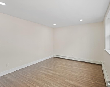 86 Farnham - Photo Thumbnail 10