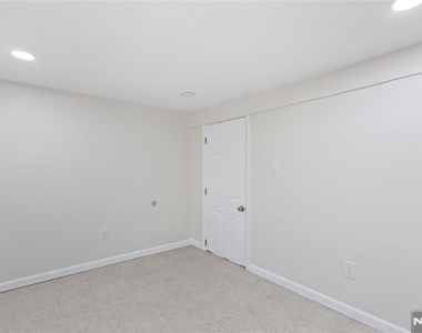 86 Farnham - Photo Thumbnail 18