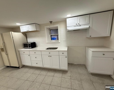 86 Farnham - Photo Thumbnail 14