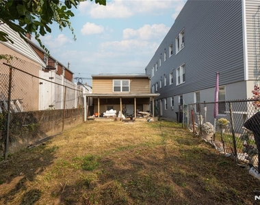 86 Farnham - Photo Thumbnail 23