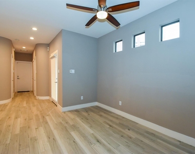 5710 Cornish Street - Photo Thumbnail 5