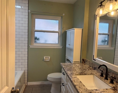 303 Crestwood Street - Photo Thumbnail 5