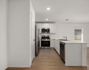 27130 Breakaway Lane - Photo Thumbnail 3