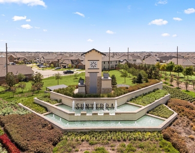 27130 Breakaway Lane - Photo Thumbnail 14